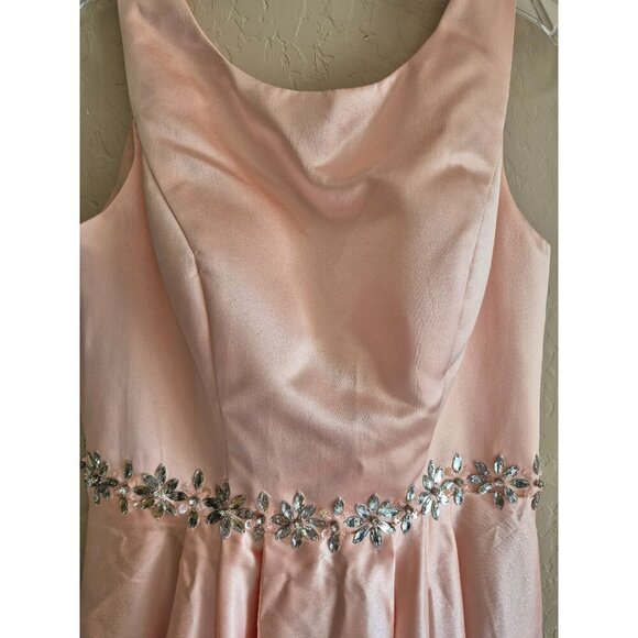 Elegant Light Pink Satin Formal Dress size 2 - Picture 2 of 7